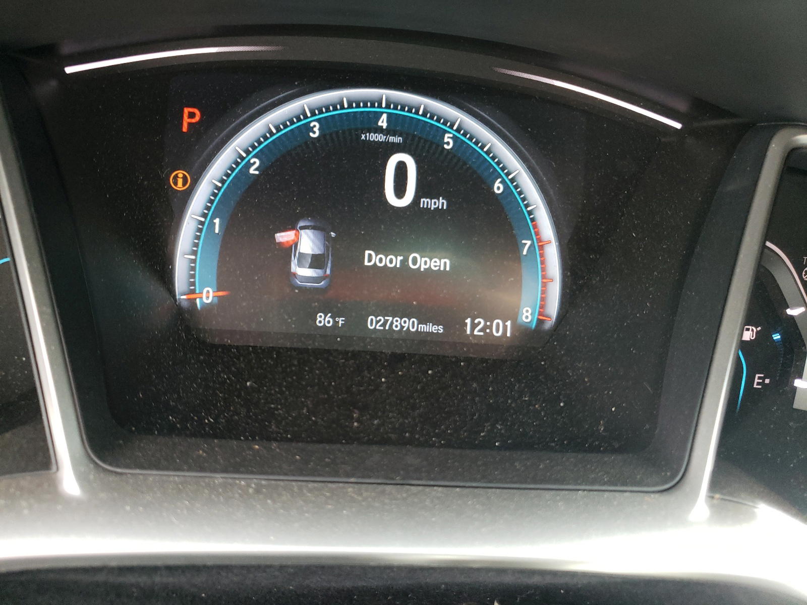 Photo 8 from auction – 2018 HONDA CIVIC EX with VIN 2HGFC2F76JH509980