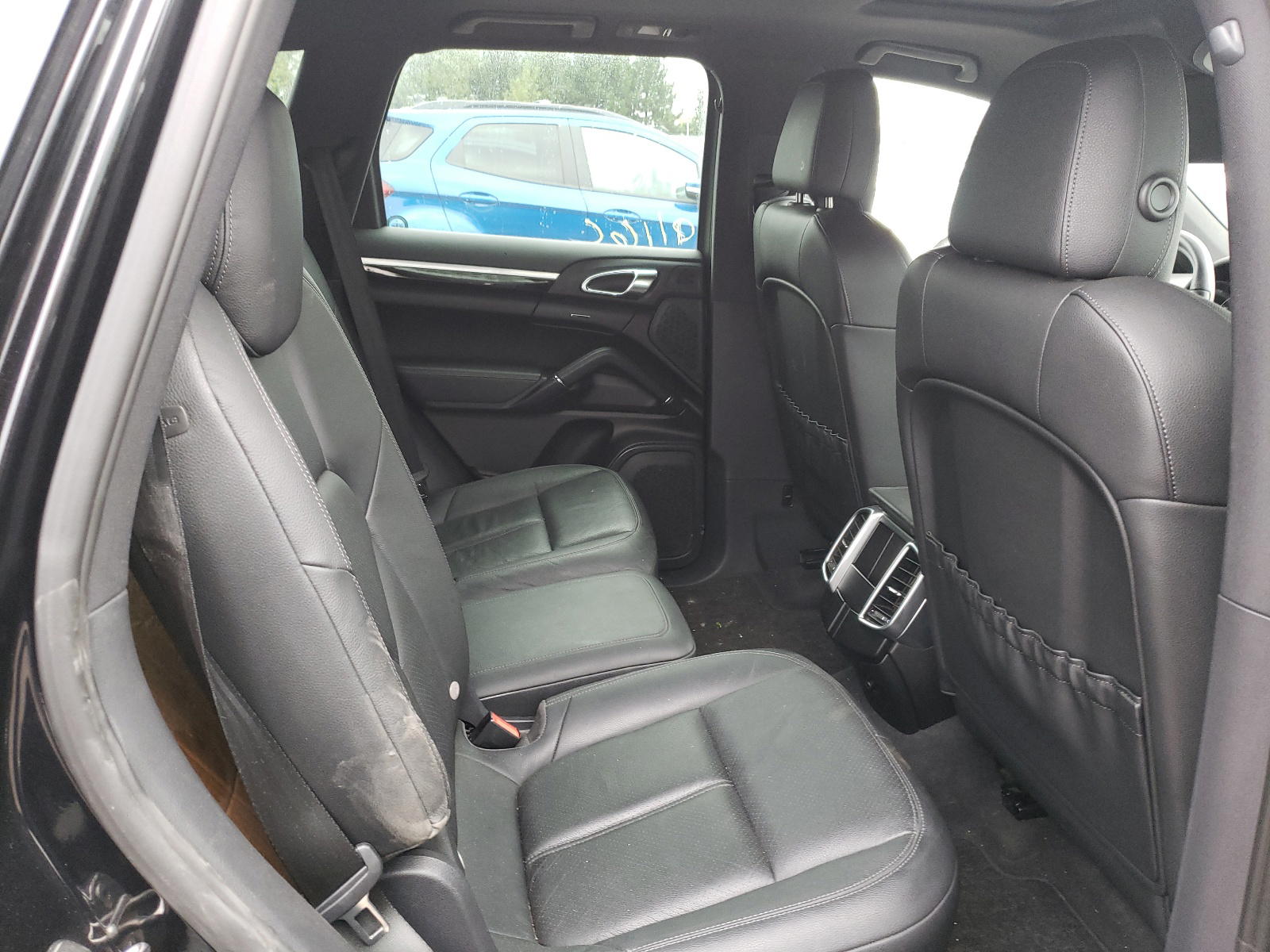 Photo 6 from auction – 2013 PORSCHE CAYENNE with VIN WP1AA2A26DLA03100
