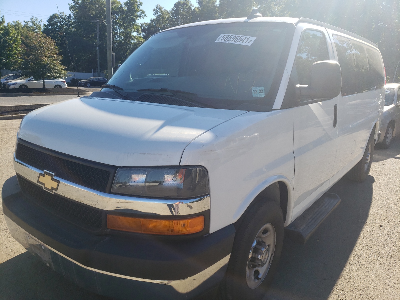 Photo 2 from auction – 2017 CHEVROLET EXPRESS G3 with VIN 1GAZGMFG1H1225170