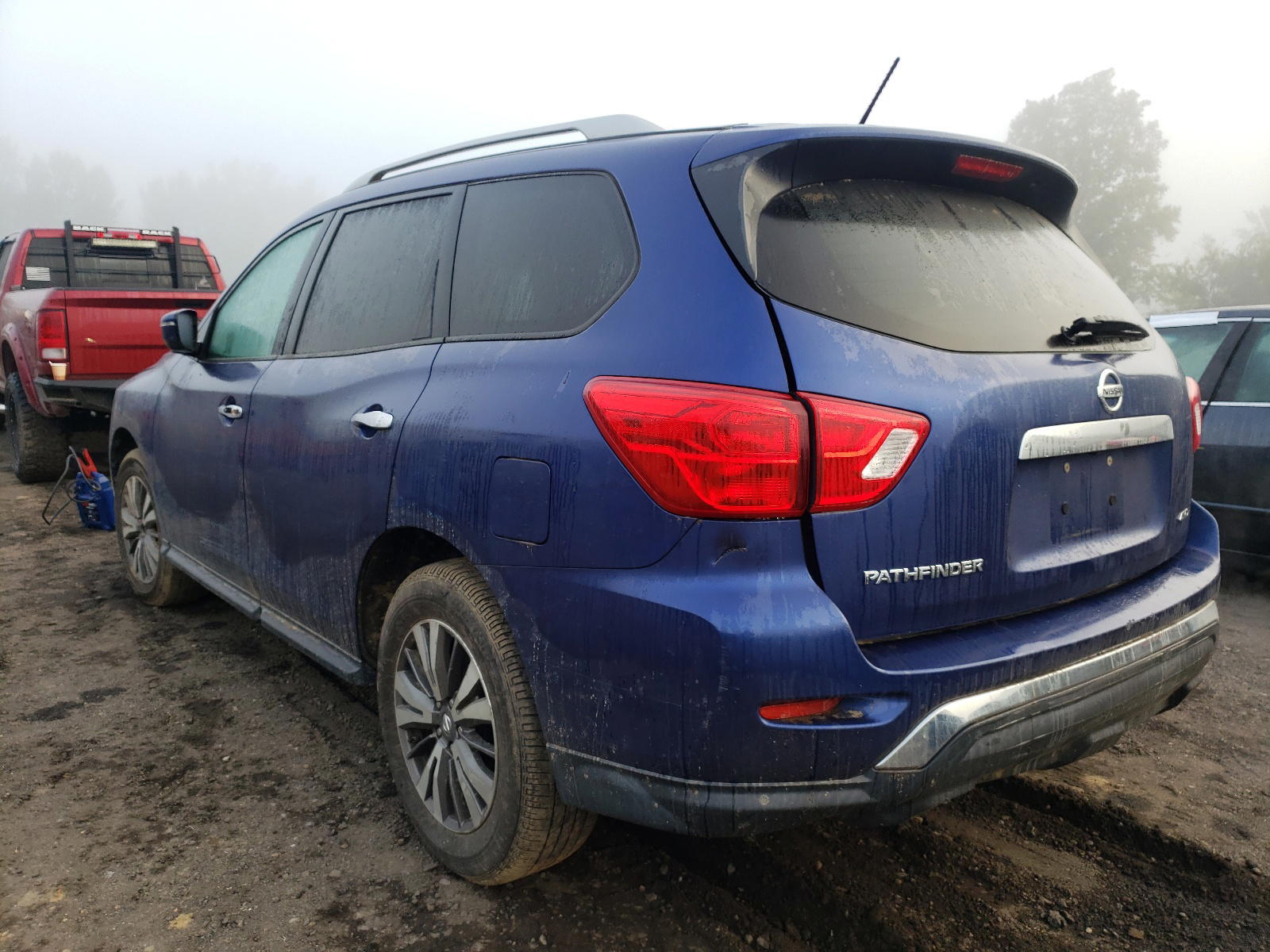 Photo 3 from auction – 2017 NISSAN PATHFINDER with VIN 5N1DR2MM9HC698971