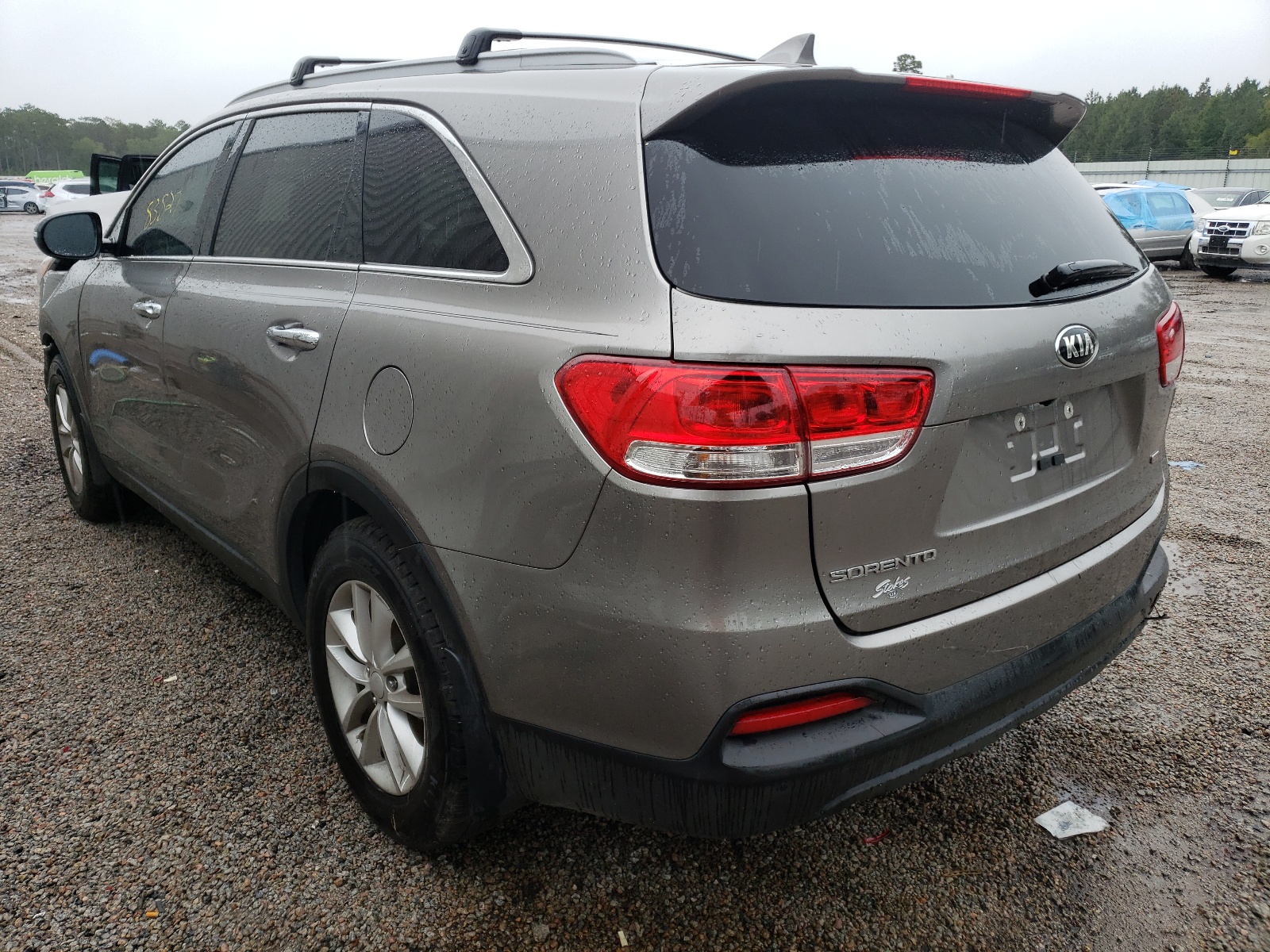 Photo 3 from auction – 2017 KIA SORENTO LX with VIN 5XYPG4A30HG239371