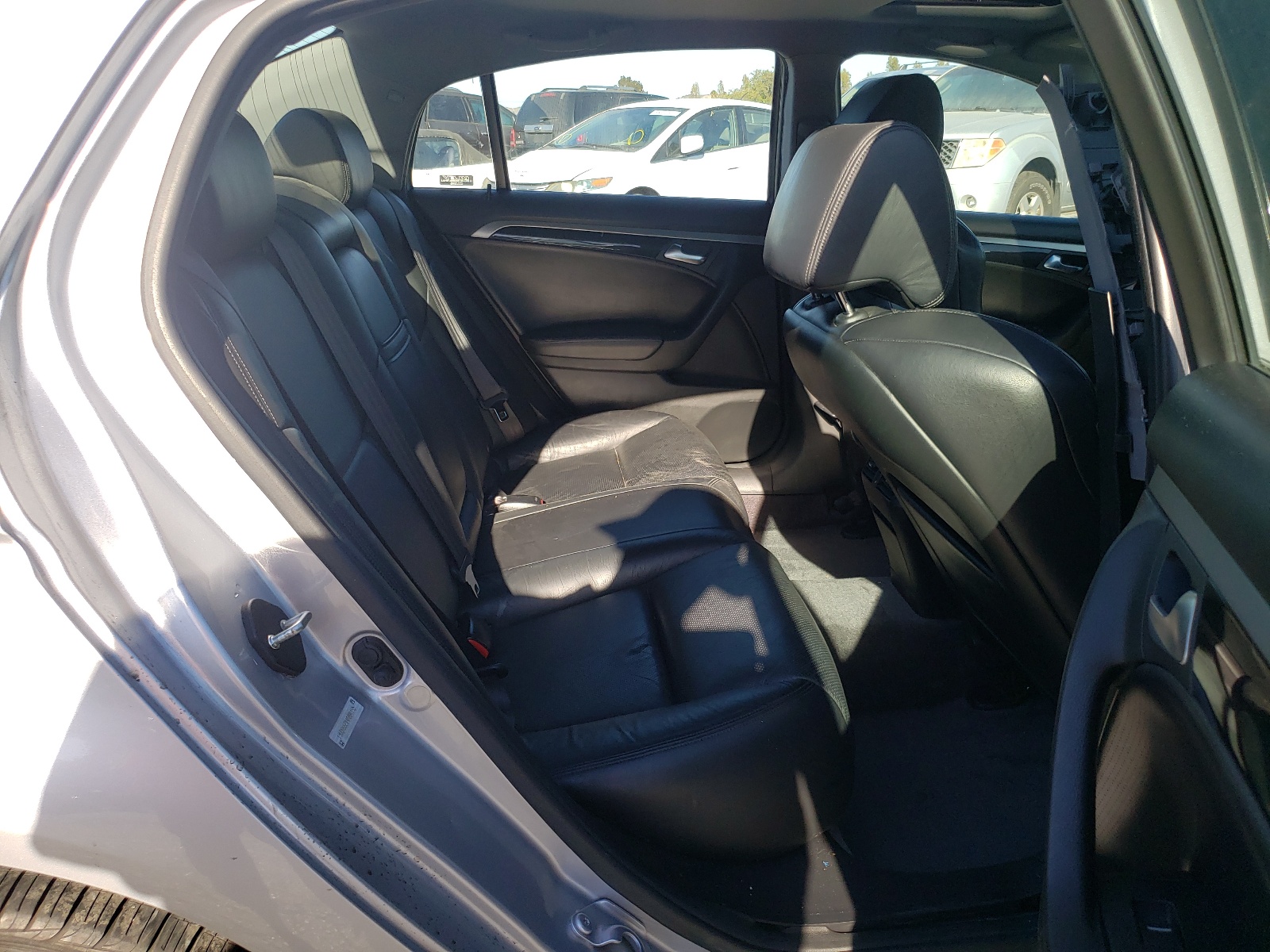 Photo 6 from auction – 2004 ACURA TL with VIN 19UUA662X4A004195