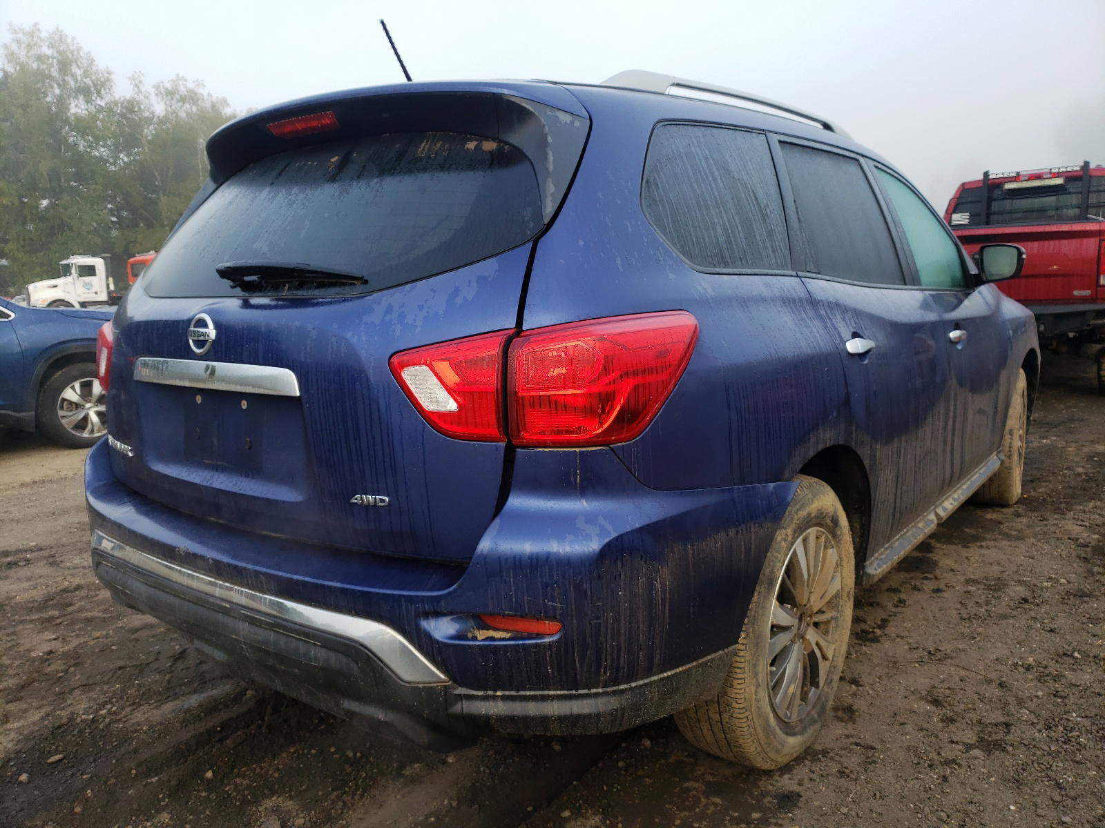 Photo 4 from auction – 2017 NISSAN PATHFINDER with VIN 5N1DR2MM9HC698971