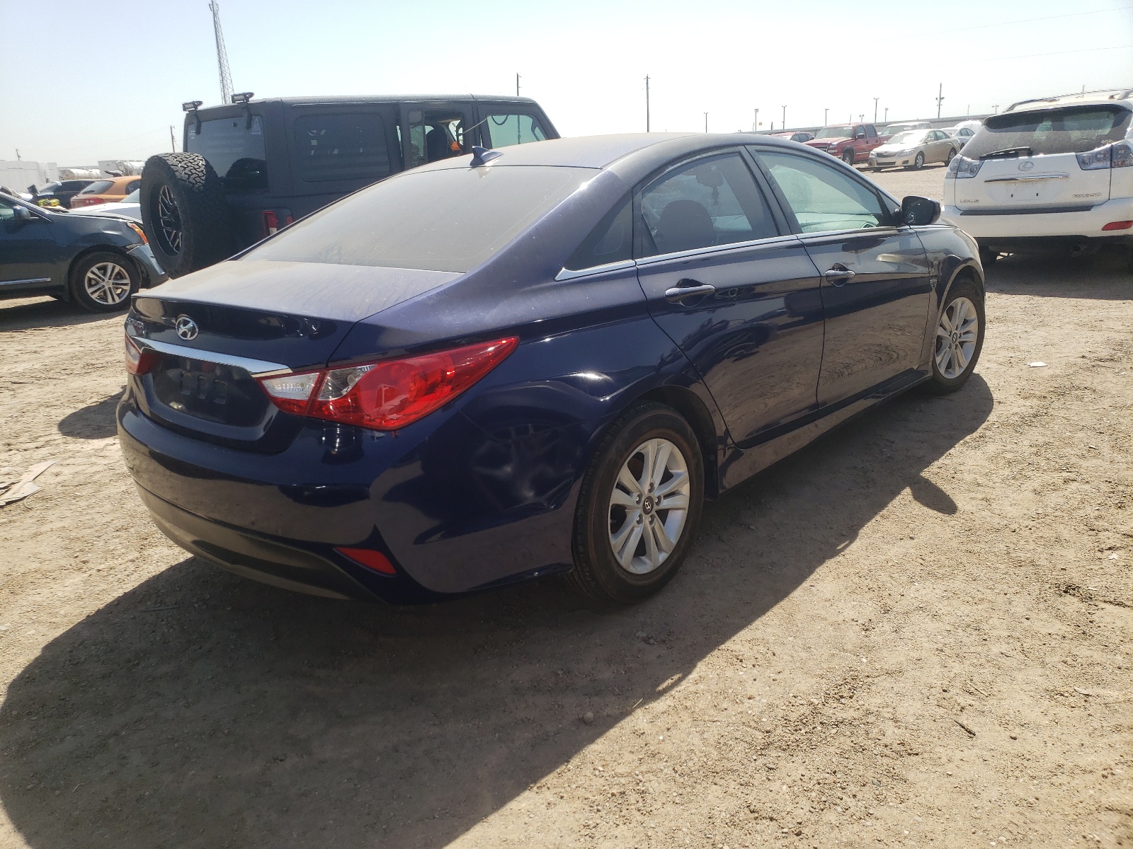 Photo 4 from auction – 2014 HYUNDAI SONATA GLS with VIN 5NPEB4AC4EH854435