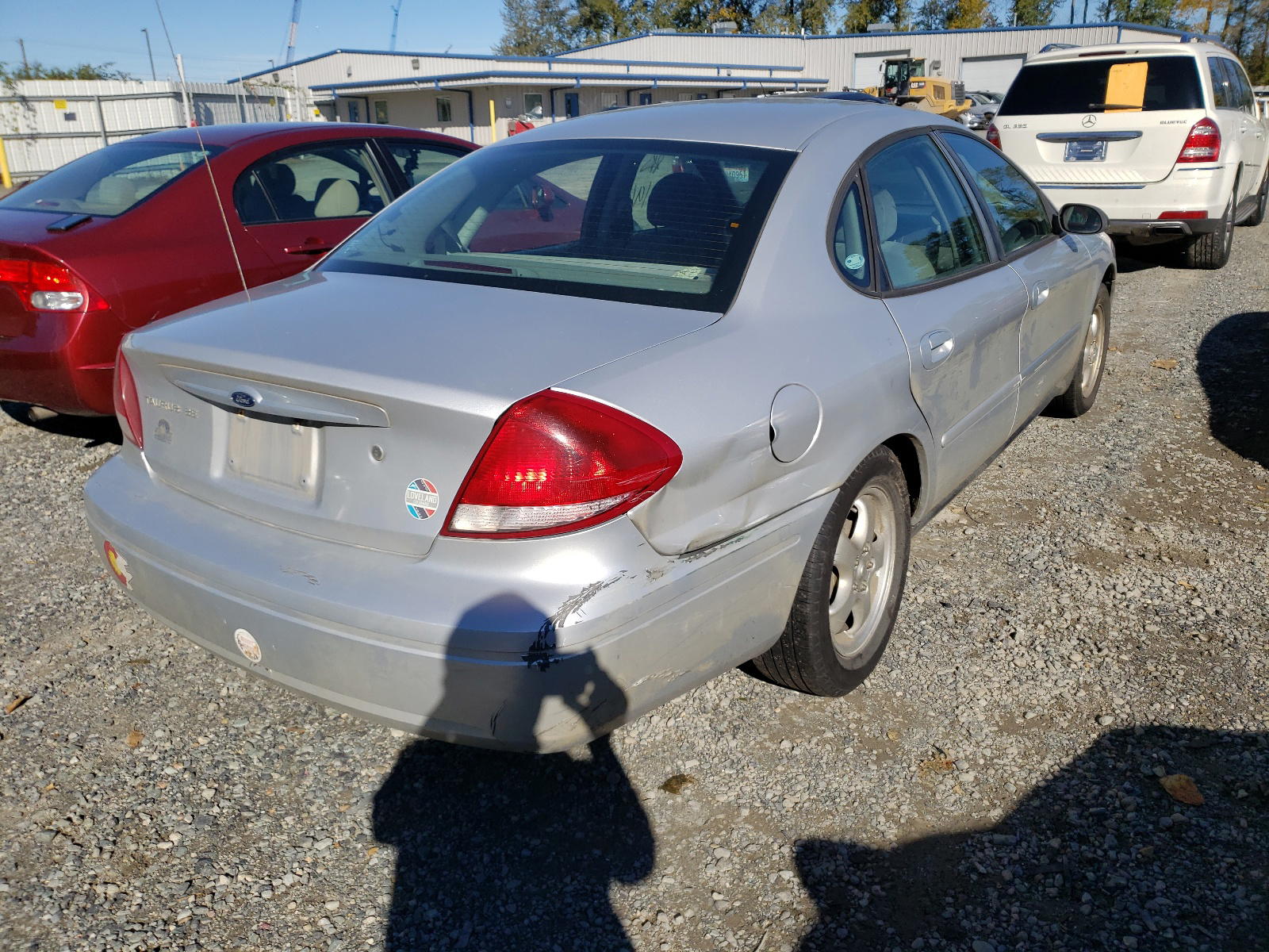 Photo 4 from auction – 2004 FORD TAURUS SE with VIN 1FAFP53U54G196120