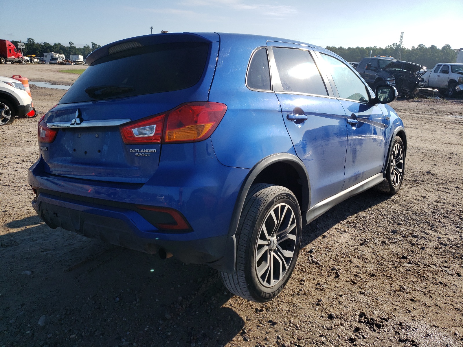 Photo 4 from auction – 2019 MITSUBISHI OUTLANDER with VIN JA4AP3AU2KU011736