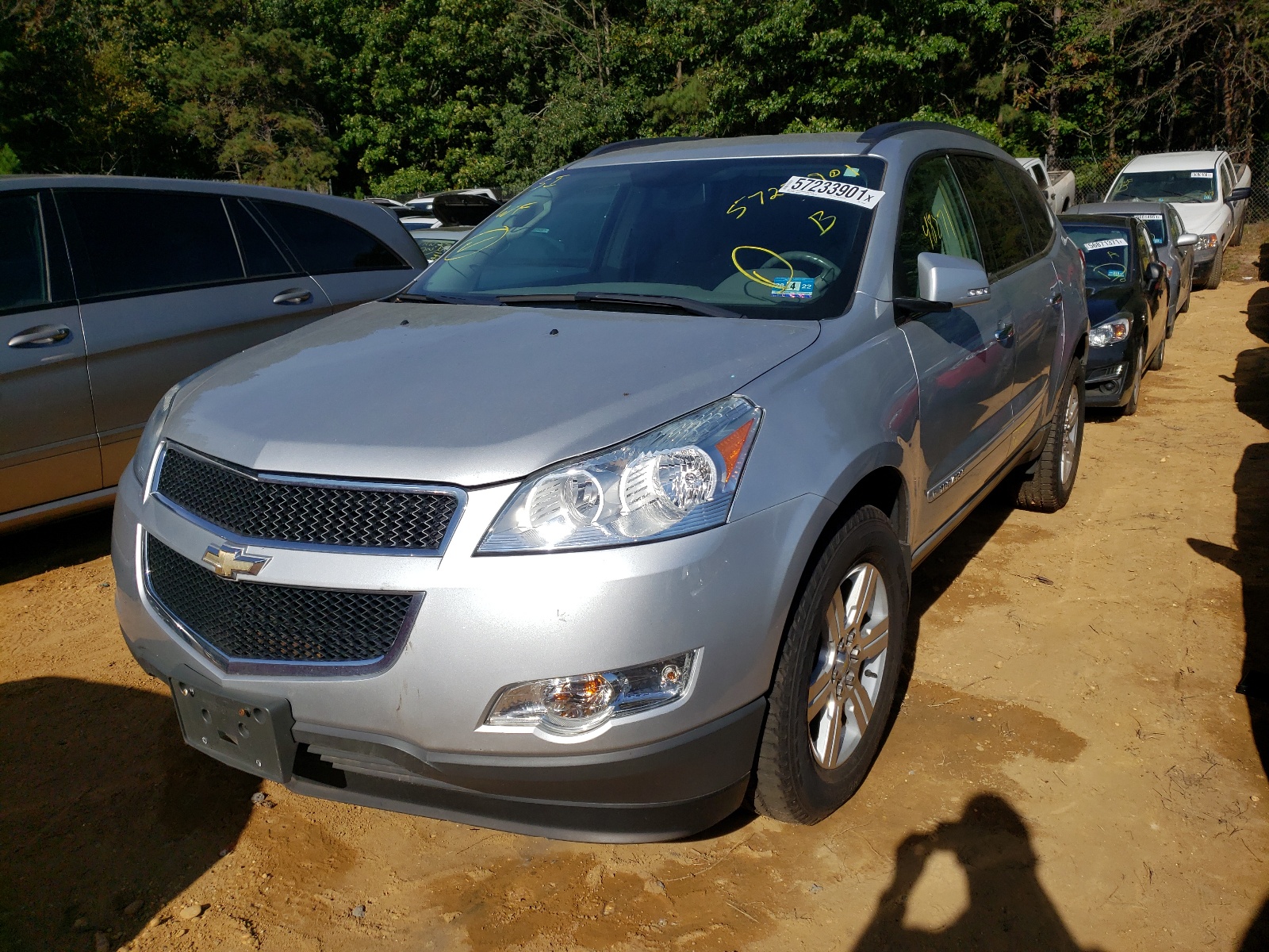 Photo 2 from auction – 2009 CHEVROLET TRAVERSE L with VIN 1GNEV23D19S158602