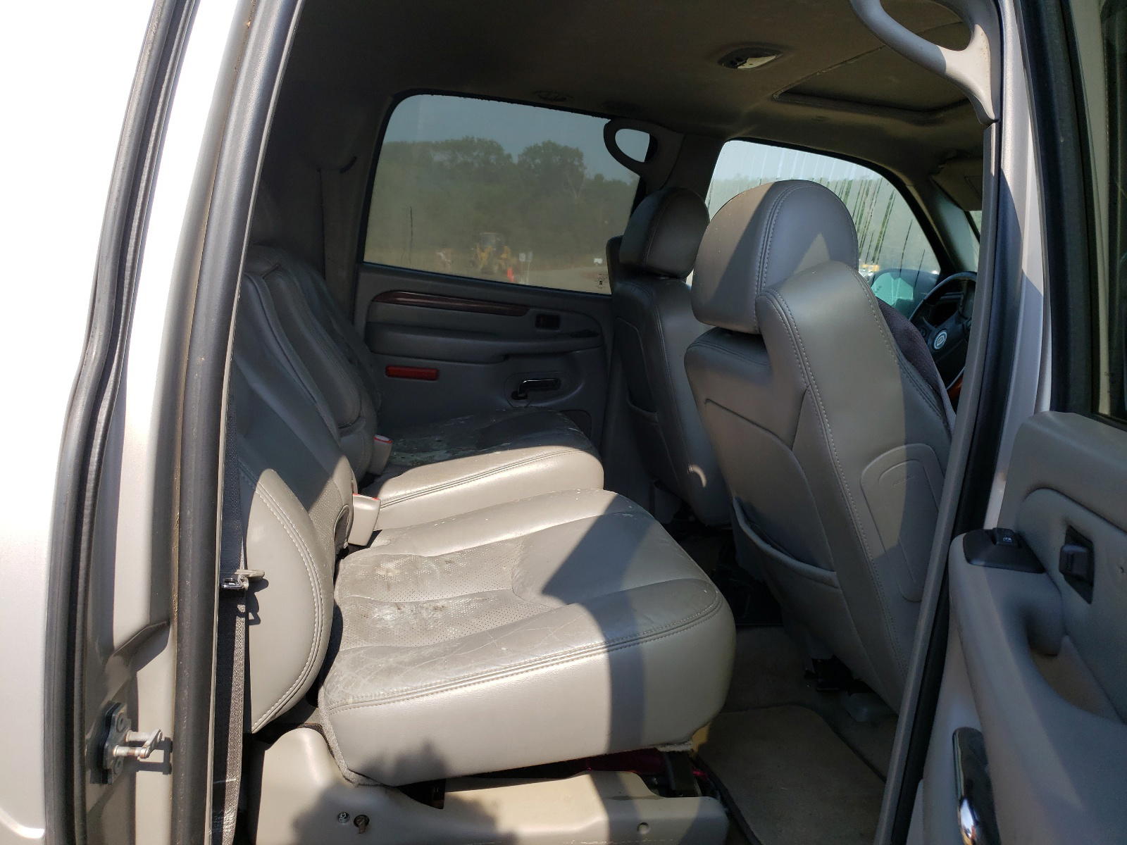 Photo 6 from auction – 2005 CADILLAC ESCALADE E with VIN 3GYFK66N55G268906