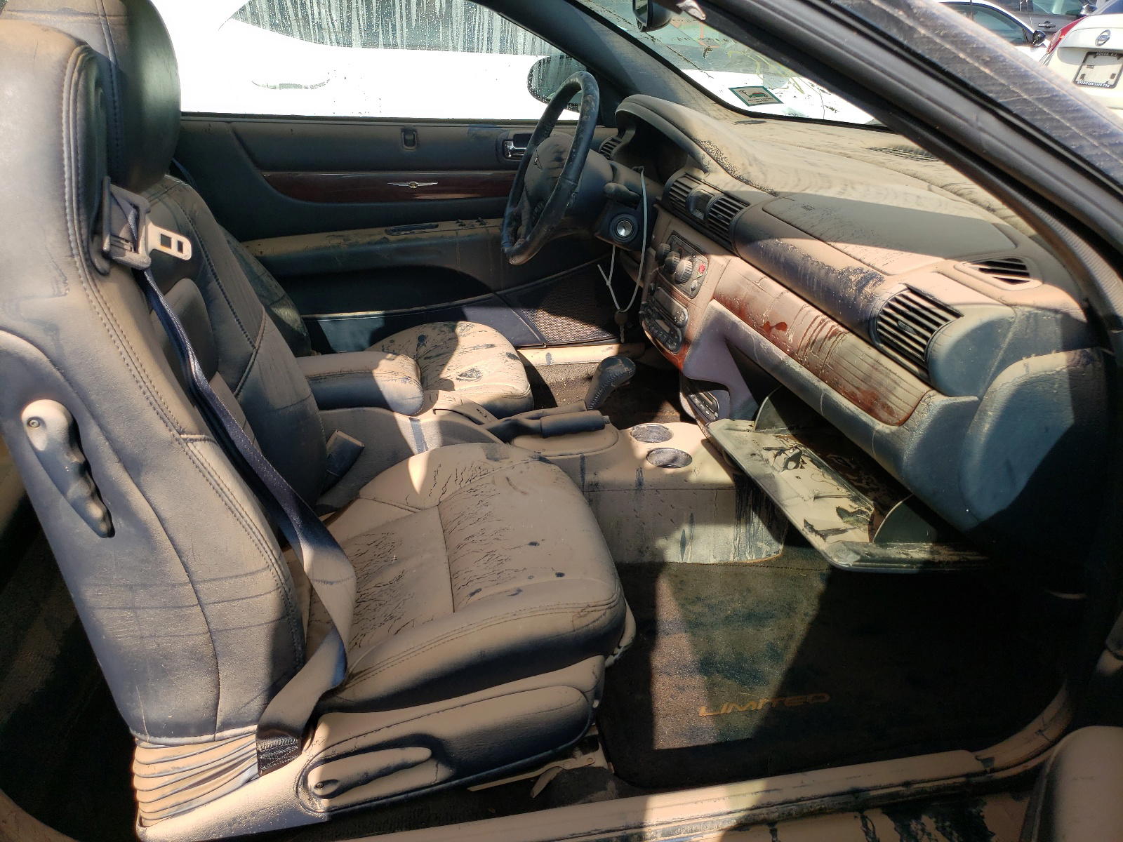 Photo 5 from auction – 2002 CHRYSLER SEBRING LI with VIN 1C3EL65R42N324585