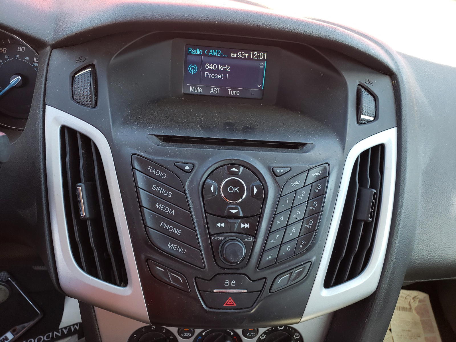 Photo 9 from auction – 2013 FORD FOCUS SE with VIN 1FADP3F22DL279033