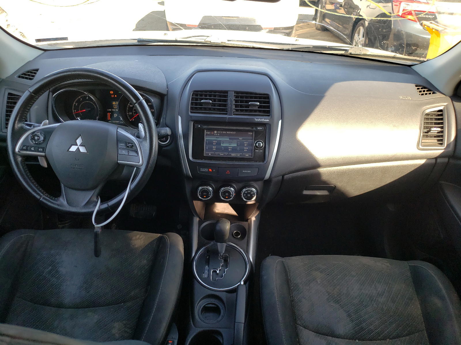 Photo 9 from auction – 2014 MITSUBISHI OUTLANDER with VIN 4A4AP4AU8EE016412