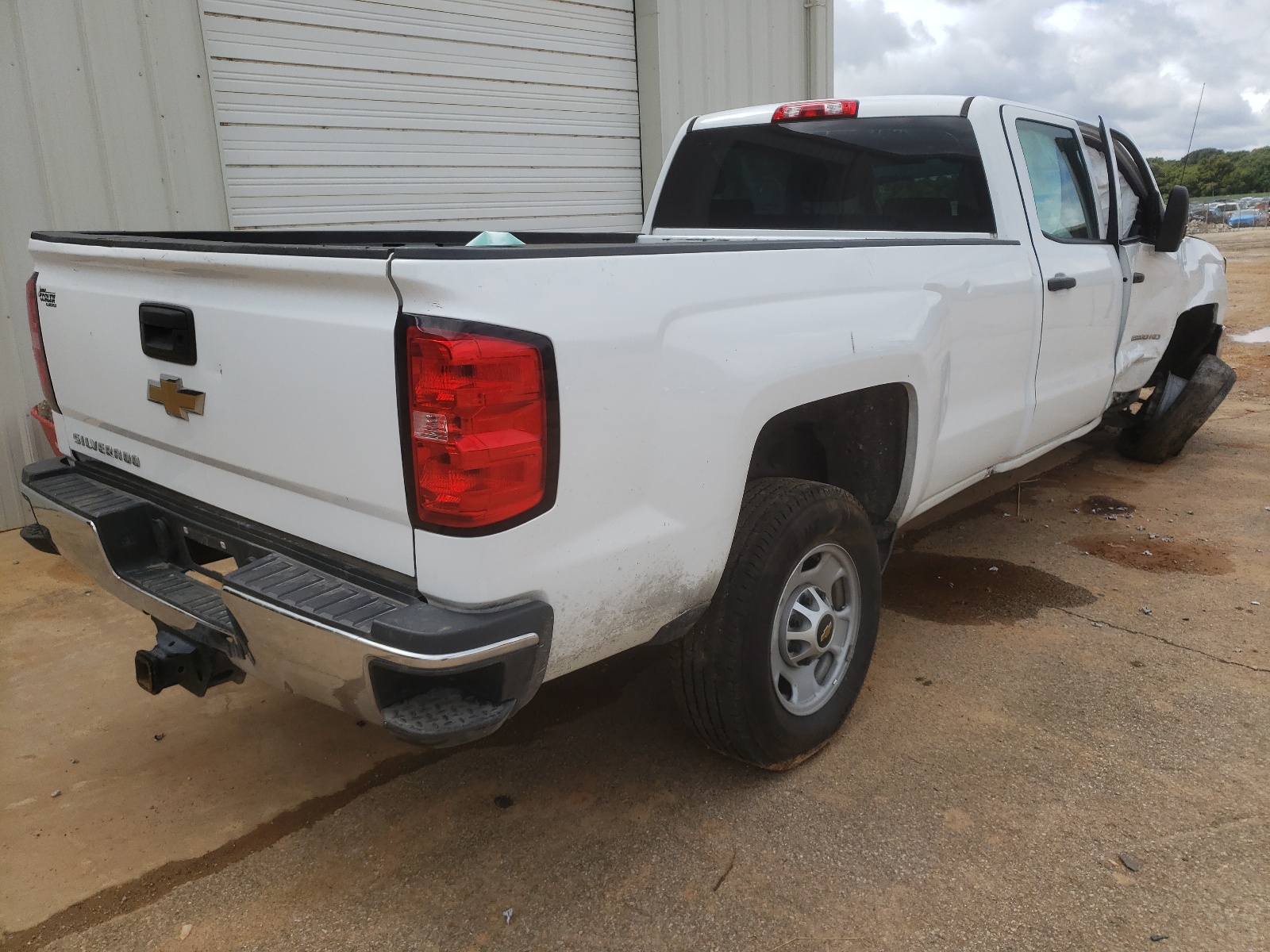 Photo 4 from auction – 2018 CHEVROLET SILVERADO with VIN 1GC1CUEG8JF265028
