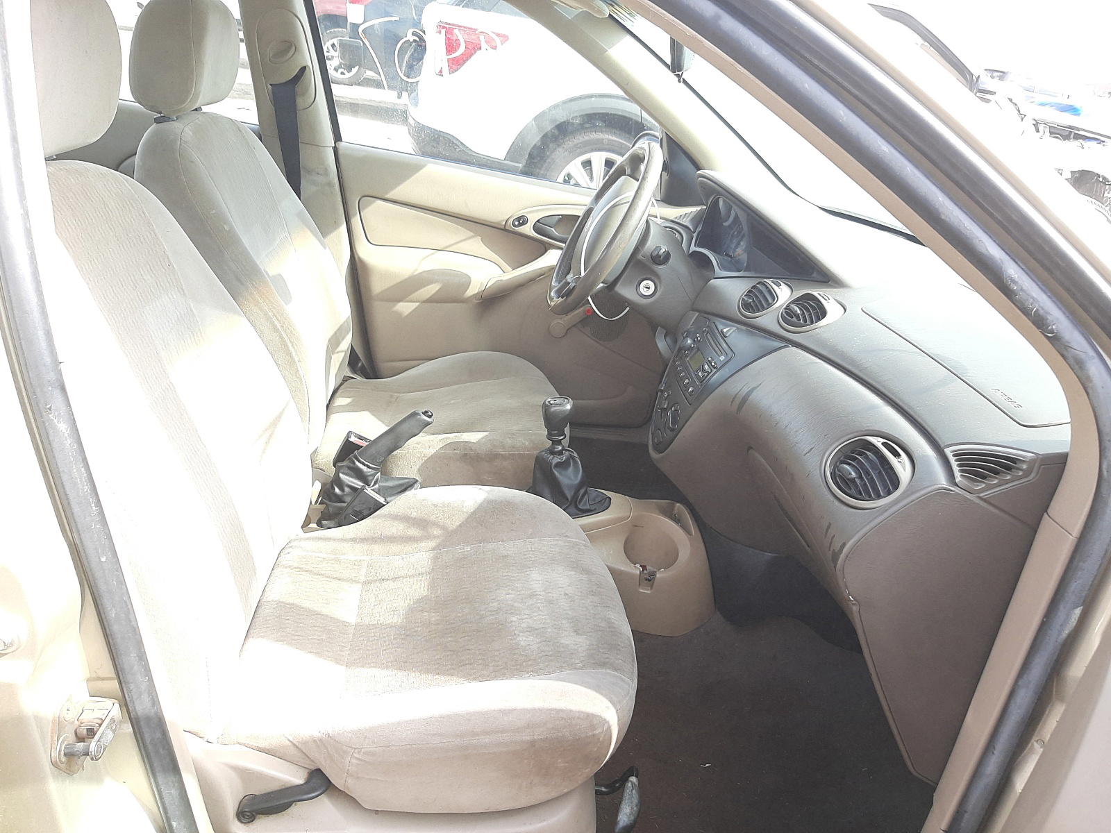 Photo 5 from auction – 2000 FORD FOCUS SE with VIN 1FAFP3431YW401275
