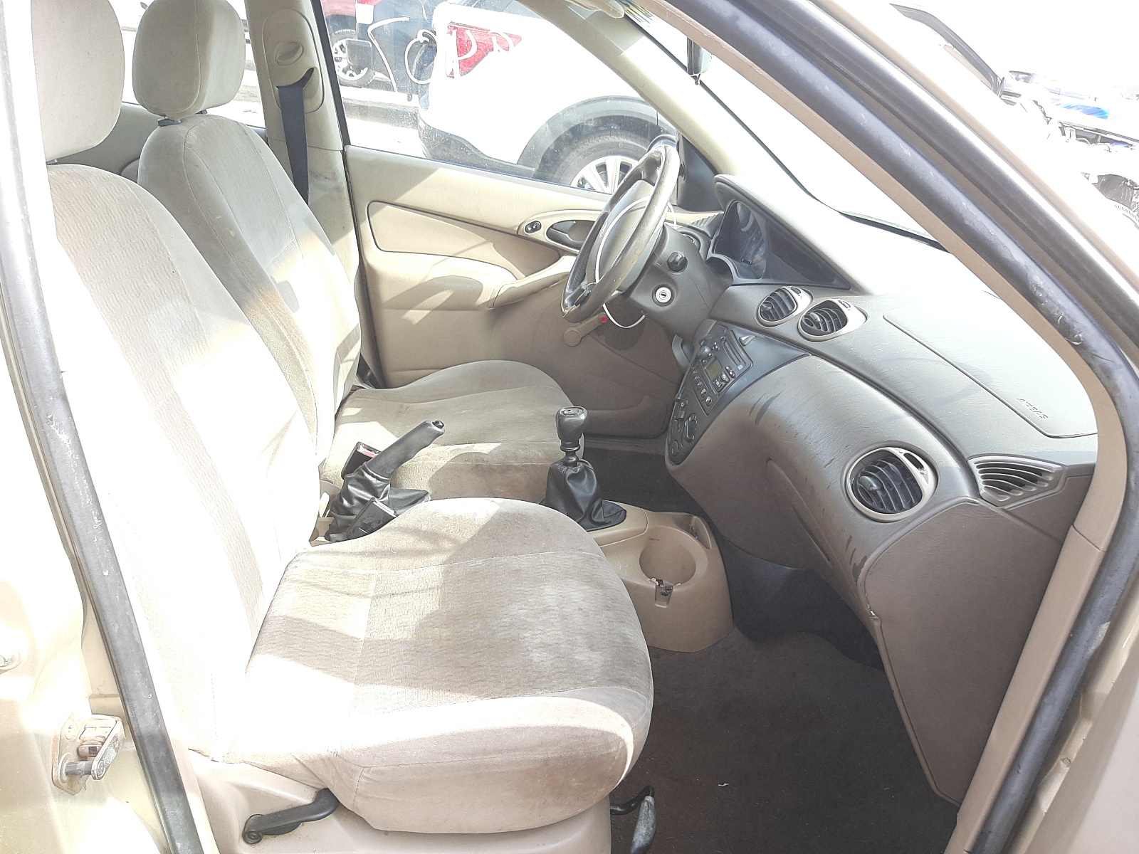 صورة رقم 5 من المزاد - 2000 FORD FOCUS SE مع VIN 1FAFP3431YW401275