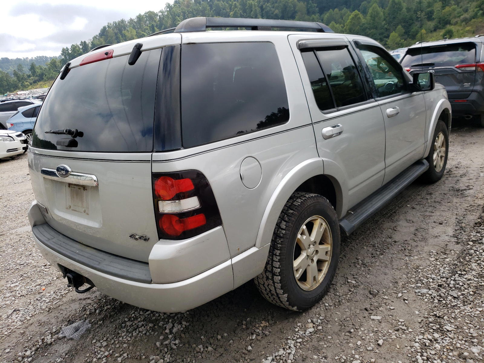 Photo 4 from auction – 2009 FORD EXPLORER X with VIN 1FMEU73E99UA35843