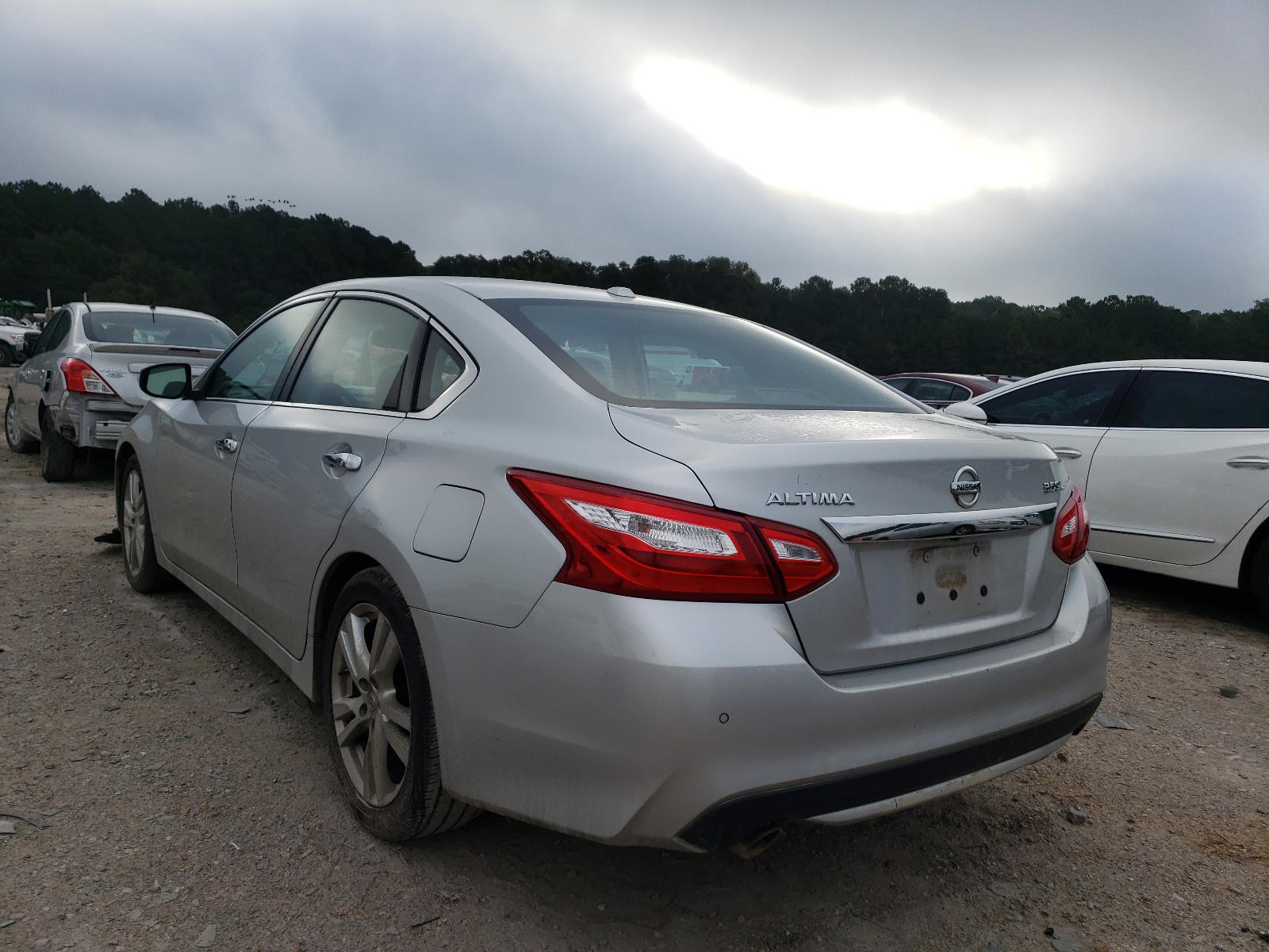 Photo 3 from auction – 2017 NISSAN ALTIMA 3.5 with VIN 1N4BL3AP9HC192726