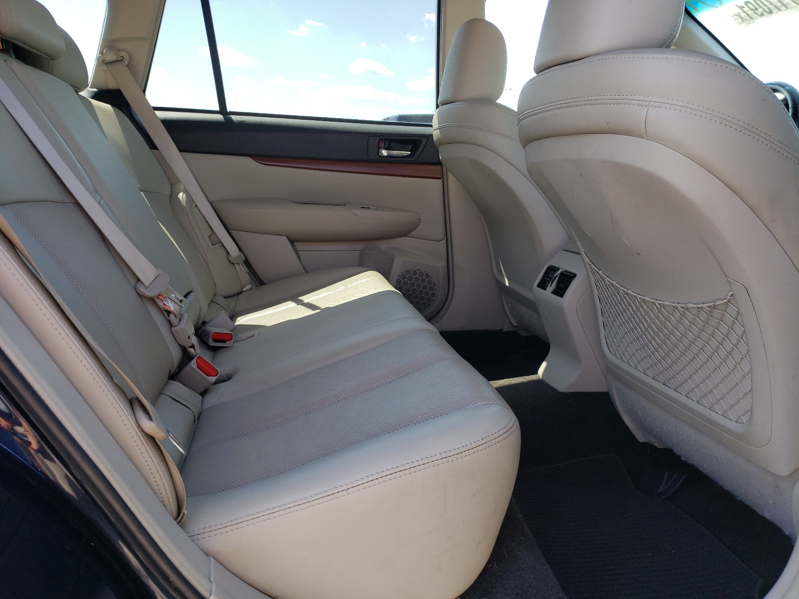 Снимка 6 от търг – 2014 SUBARU OUTBACK 2. с VIN 4S4BRCLC2E3222207