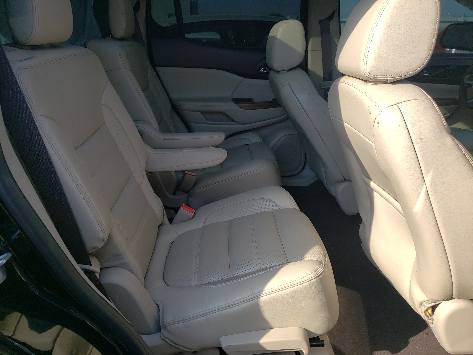 Photo 6 from auction – 2017 GMC ACADIA DEN with VIN 1GKKNXLS2HZ148081
