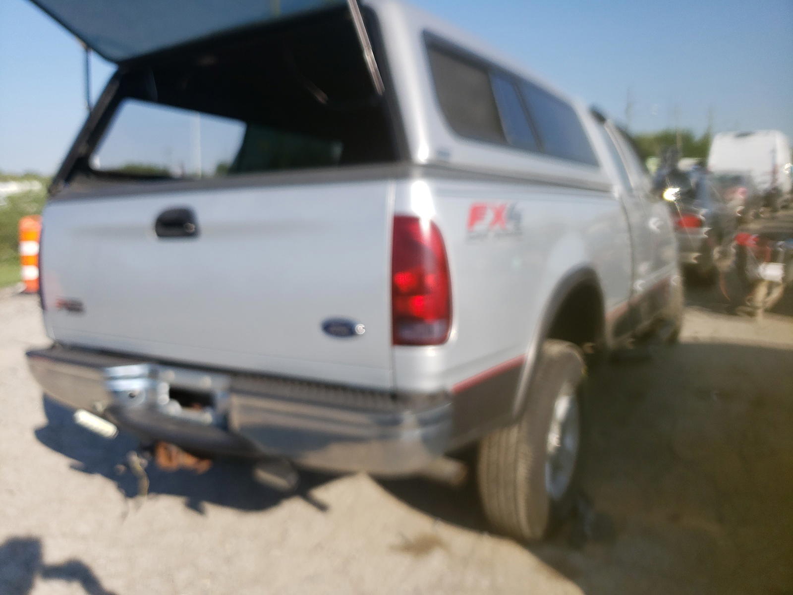 Photo 4 from auction – 2002 FORD F150 with VIN 2FTRX18L52CA74503