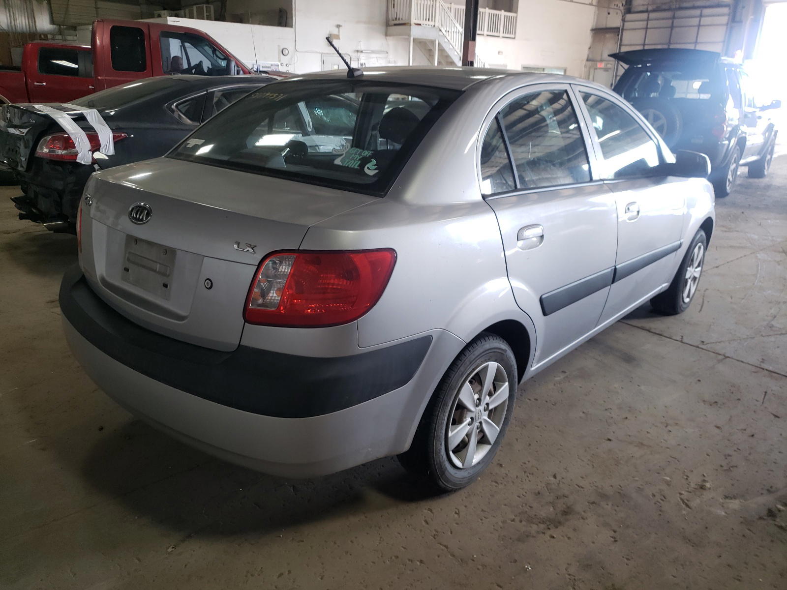 Photo 4 from auction – 2008 KIA RIO BASE with VIN KNADE123886347789