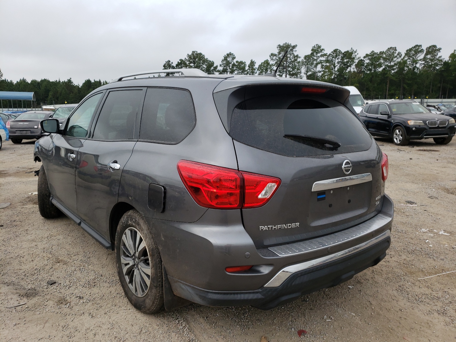 Photo 3 from auction – 2017 NISSAN PATHFINDER with VIN 5N1DR2MM1HC622760