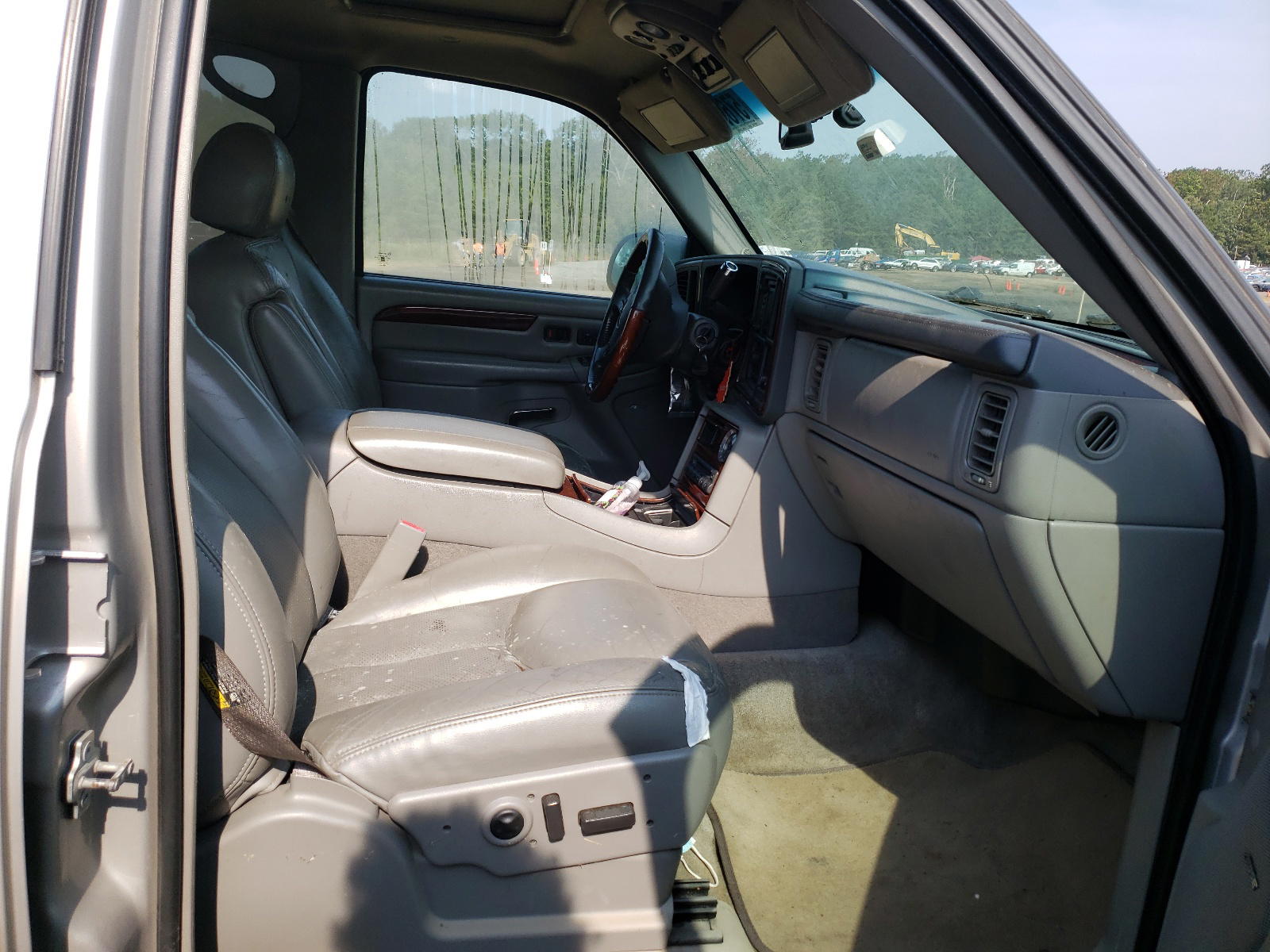 Photo 5 from auction – 2005 CADILLAC ESCALADE E with VIN 3GYFK66N55G268906