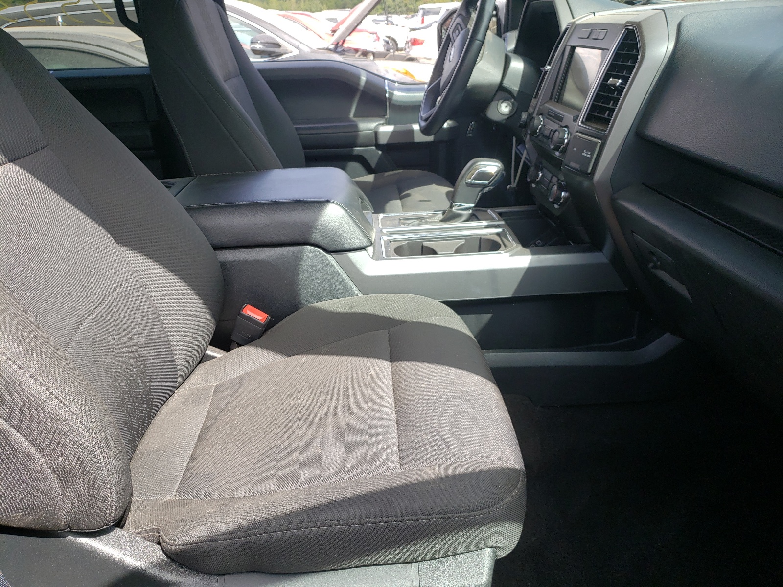 Photo 5 from auction – 2019 FORD F150 SUPER with VIN 1FTEW1EP2KKD61799