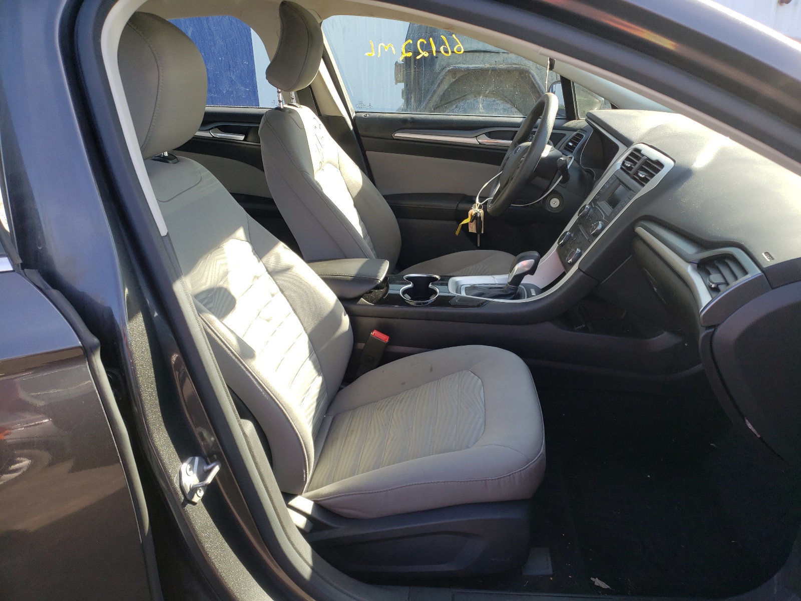 Photo 5 from auction – 2016 FORD FUSION S with VIN 3FA6P0G74GR181922