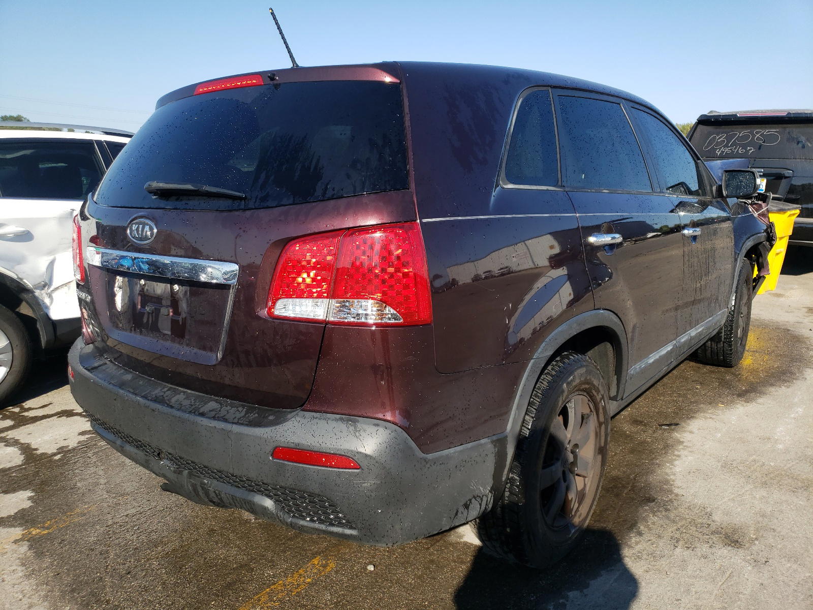 Photo 4 from auction – 2012 KIA SORENTO with VIN 5XYKT4A18CG235050