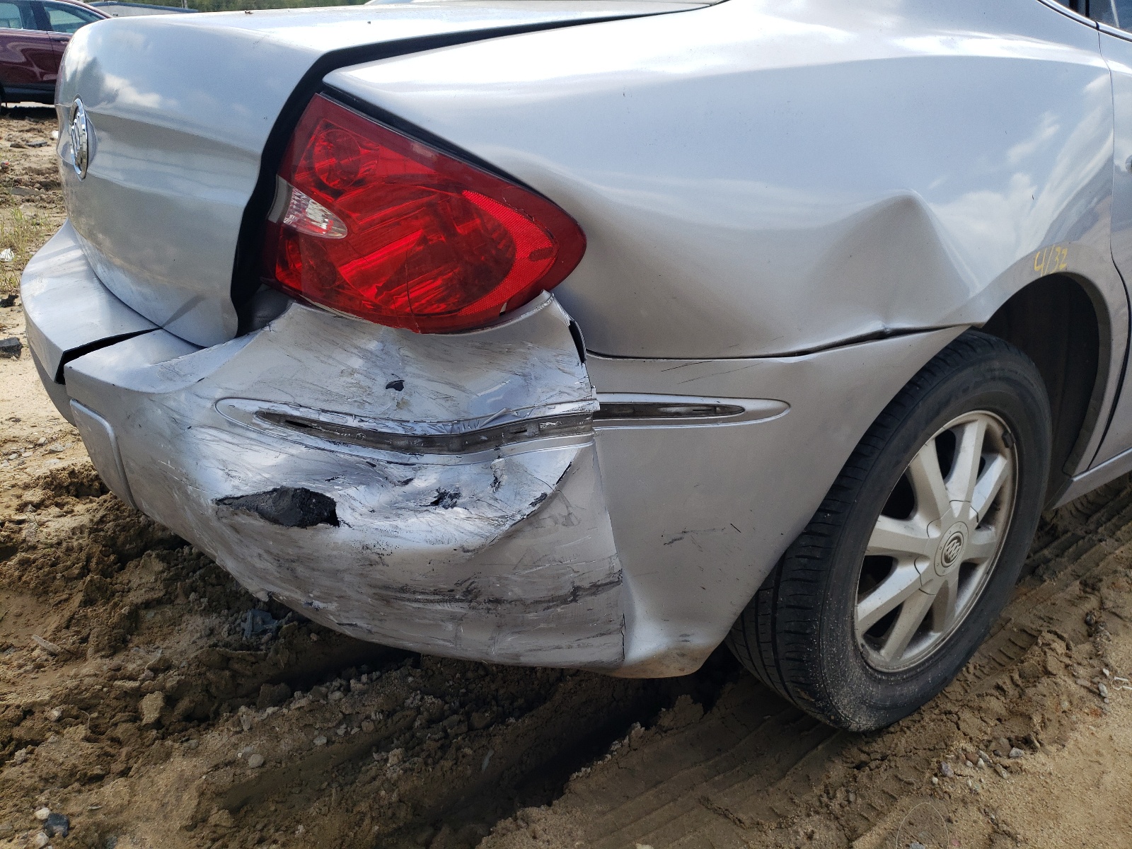 Photo 9 from auction – 2005 BUICK LACROSSE C with VIN 2G4WD532251266703