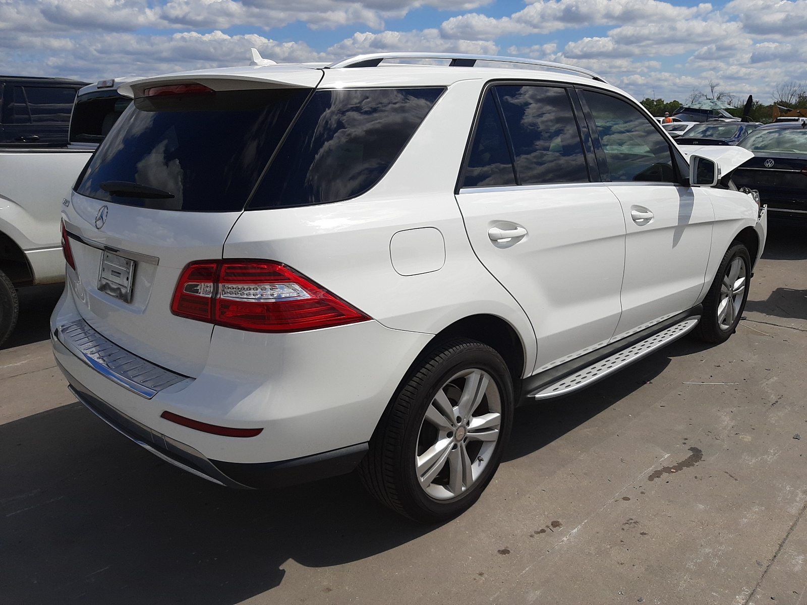 Photo 4 from auction – 2014 MERCEDES-BENZ ML 350 with VIN 4JGDA5JB7EA422226