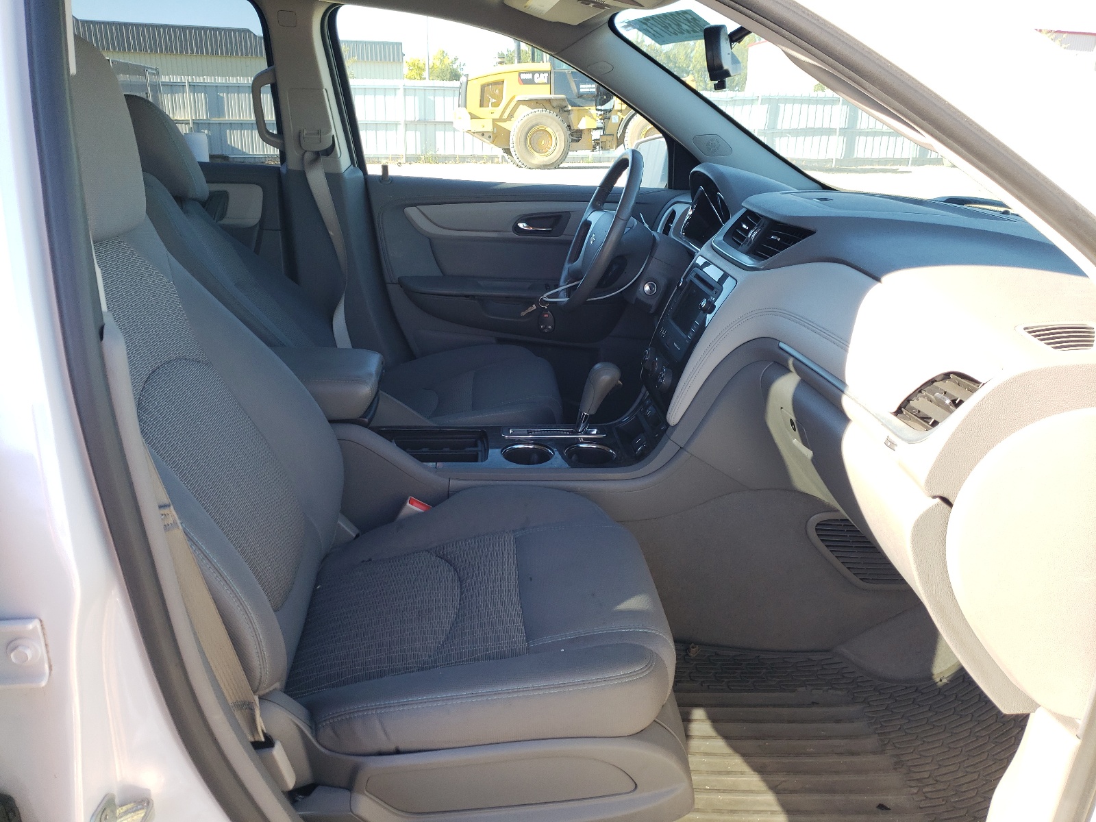 Photo 5 from auction – 2016 CHEVROLET TRAVERSE L with VIN 1GNKVGKD5GJ346740