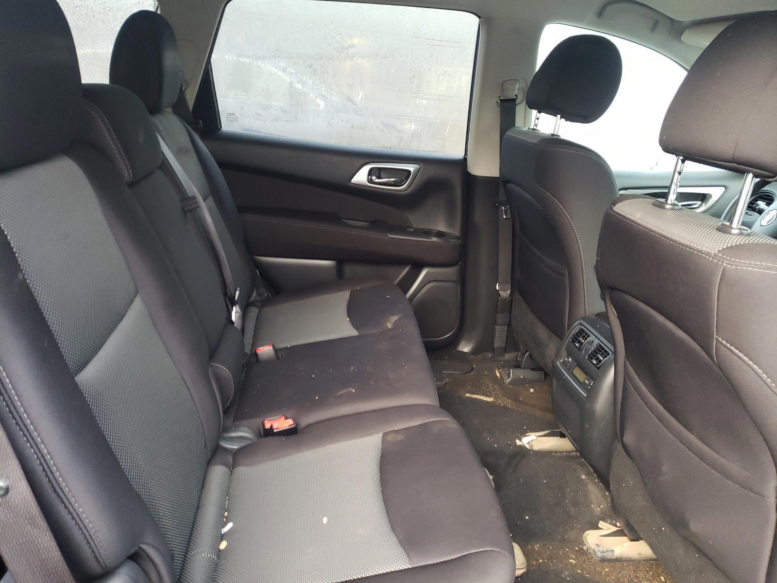 Photo 6 from auction – 2017 NISSAN PATHFINDER with VIN 5N1DR2MM9HC698971