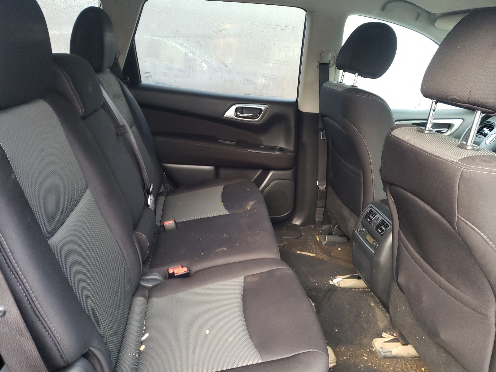 Zdjęcie 6 z aukcji – 2017 NISSAN PATHFINDER z VIN 5N1DR2MM9HC698971