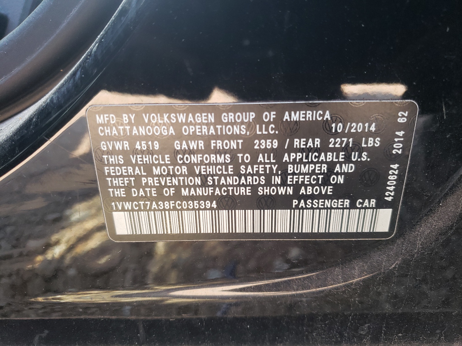 Photo 10 from auction – 2015 VOLKSWAGEN PASSAT SEL with VIN 1VWCT7A38FC035394