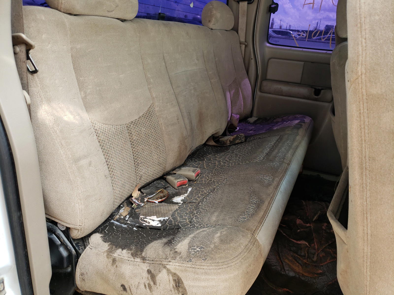Photo 6 from auction – 2004 CHEVROLET SILVERADO with VIN 1GCHK29U04E105533