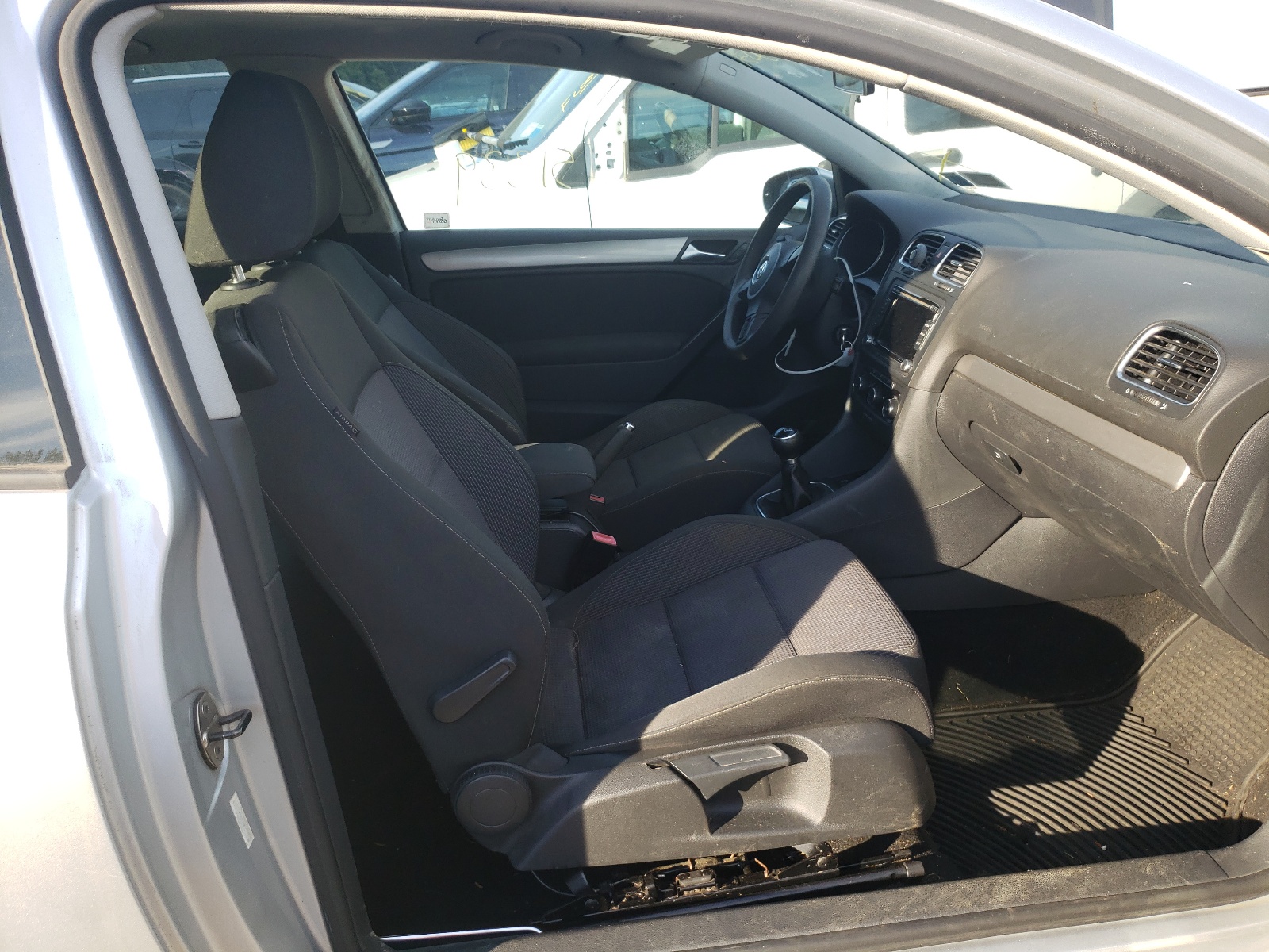 Photo 5 from auction – 2012 VOLKSWAGEN GOLF with VIN WVWAB7AJ7CW240842