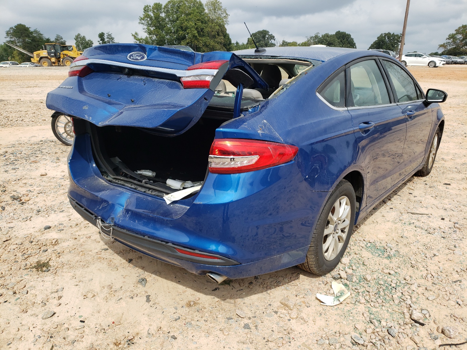 Photo 4 from auction – 2017 FORD FUSION S with VIN 3FA6P0G78HR240570