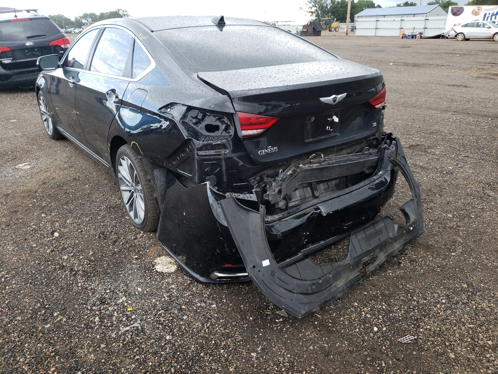 Photo 3 from auction – 2015 HYUNDAI GENESIS 3. with VIN KMHGN4JEXFU083564