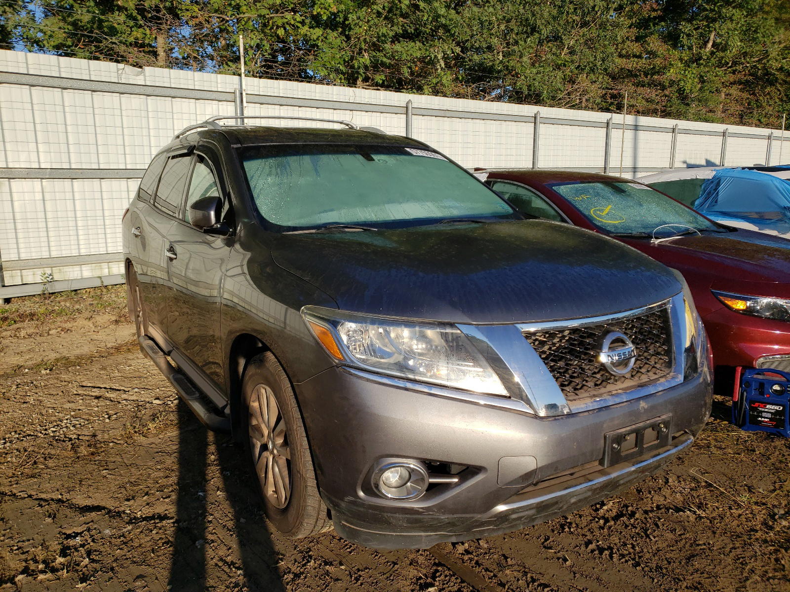 NISSAN PATHFINDER 2015 with VIN 5N1AR2MM2FC635310 - Photo from auction