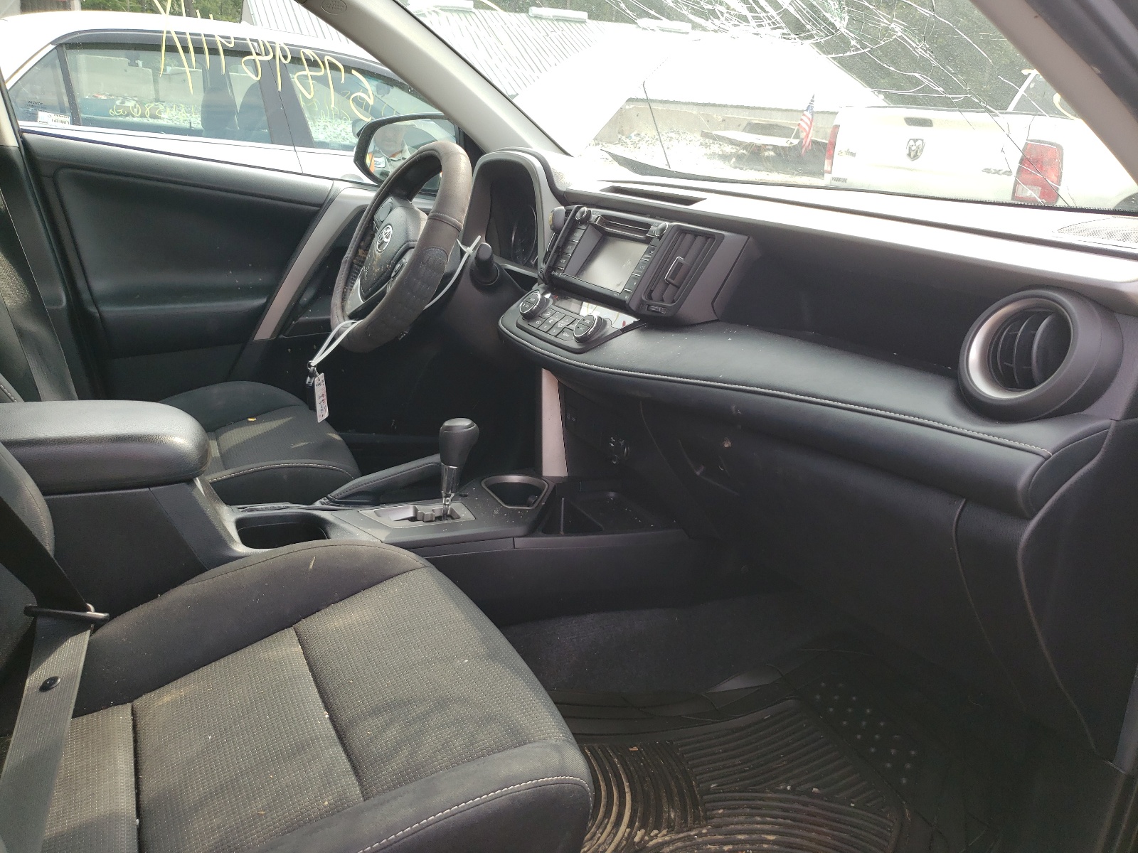 Photo 5 from auction – 2018 TOYOTA RAV4 ADVEN with VIN 2T3WFREV3JW430040