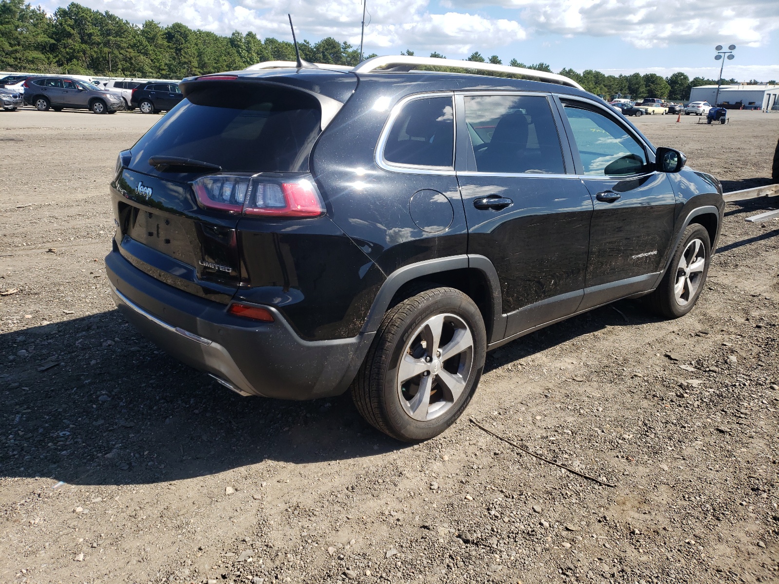 Photo 4 from auction – 2019 JEEP CHEROKEE L with VIN 1C4PJMDX0KD162376