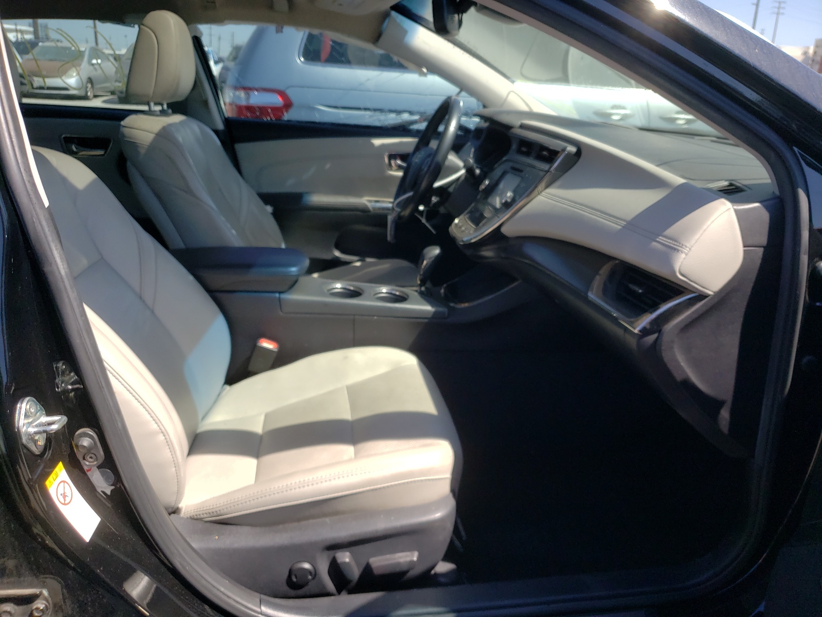 Photo 5 from auction – 2018 TOYOTA AVALON HYB with VIN 4T1BD1EB2JU063085