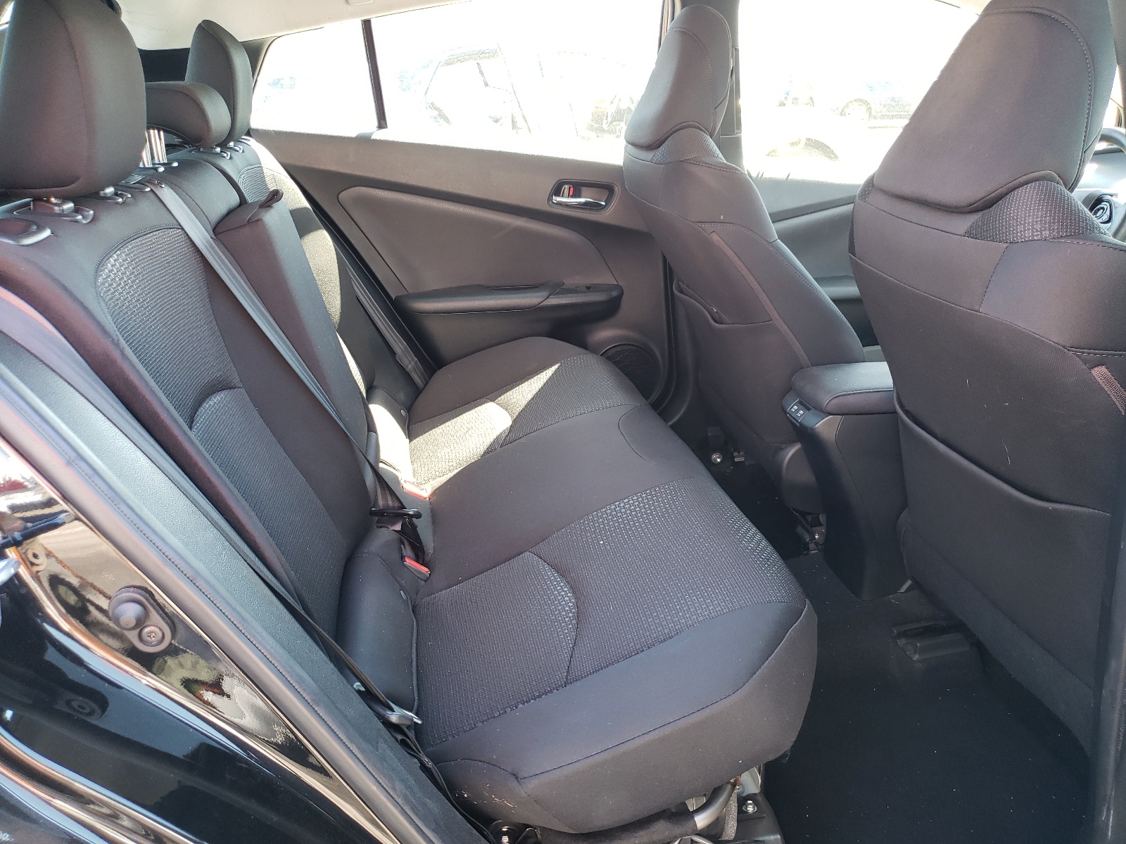 Photo 6 from auction – 2019 TOYOTA PRIUS with VIN JTDKARFU3K3074972