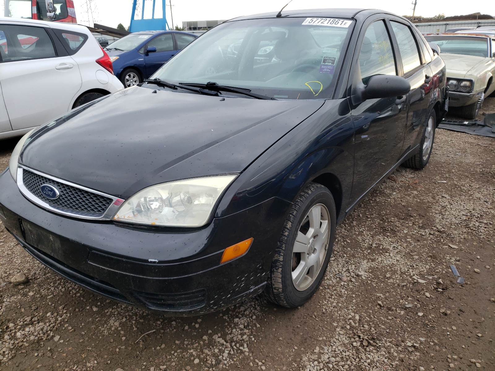 Photo 2 from auction – 2005 FORD FOCUS ZX4 with VIN 1FAFP34N35W262697