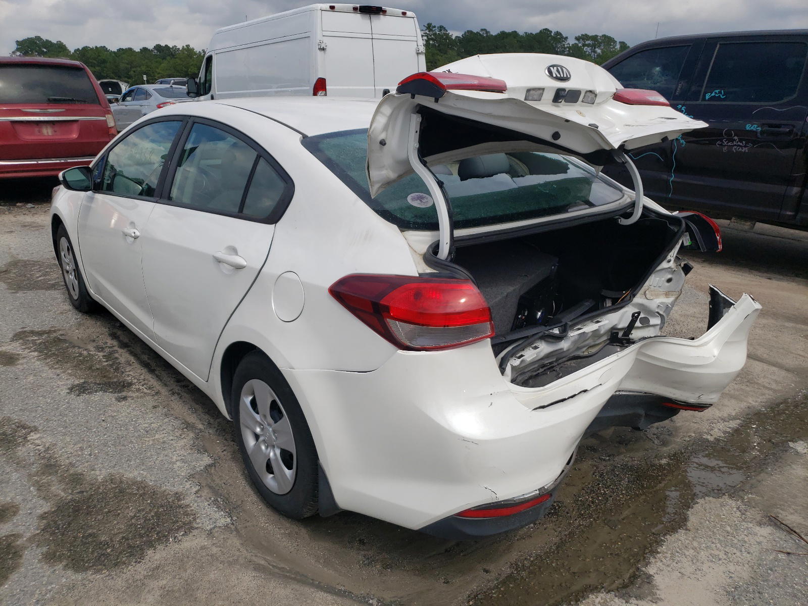 Photo 3 from auction – 2017 KIA FORTE LX with VIN 3KPFL4A73HE035834
