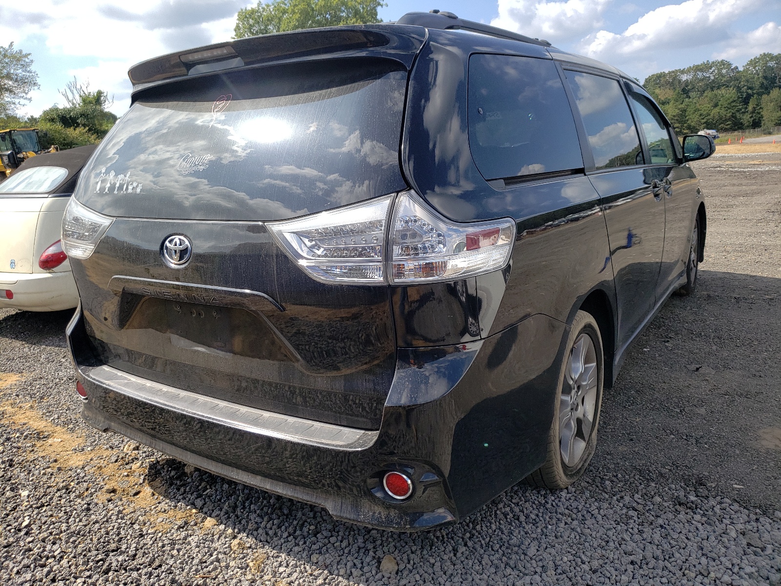 Photo 4 from auction – 2011 TOYOTA SIENNA SPO with VIN 5TDXK3DC9BS174678