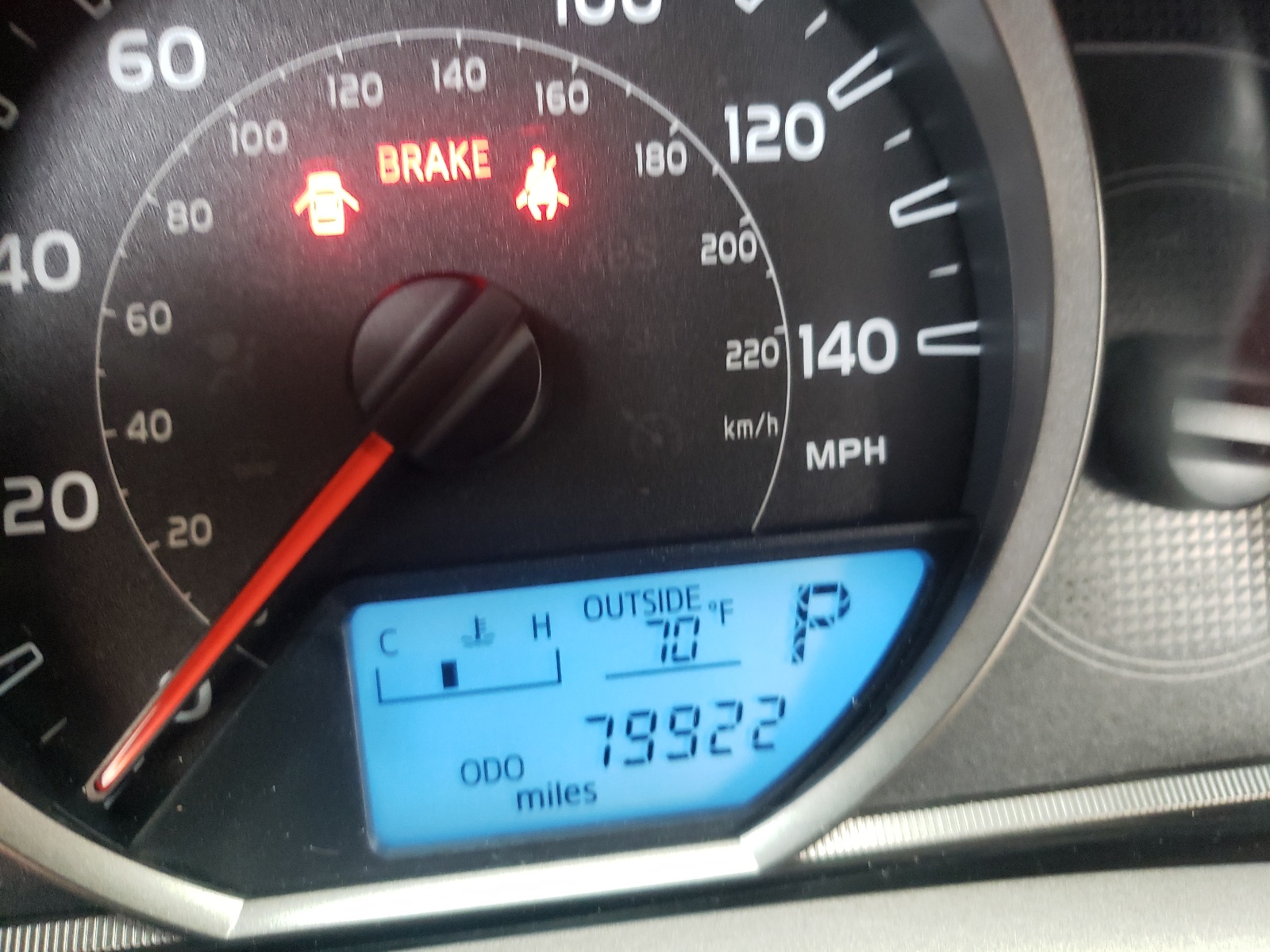 Photo 8 from auction – 2015 TOYOTA RAV4 LE with VIN JTMBFREV1FJ049095