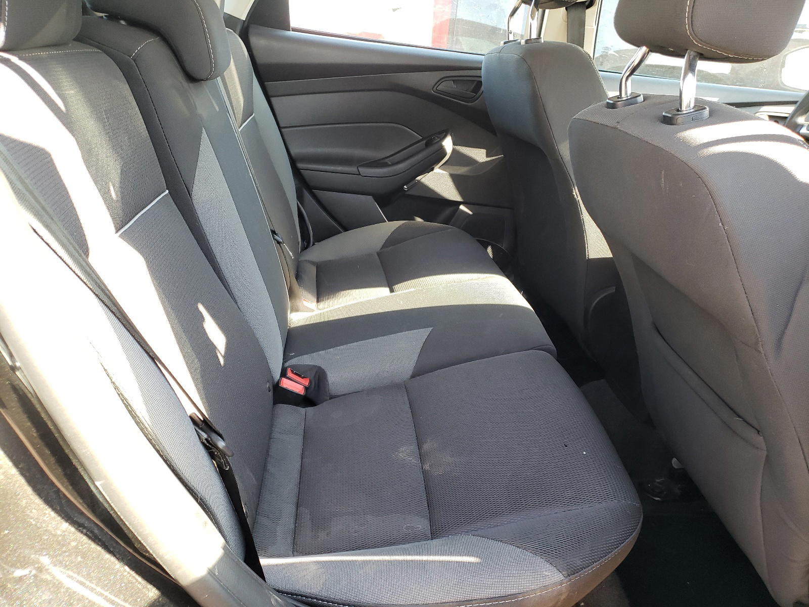 Photo 6 from auction – 2012 FORD FOCUS SE with VIN 1FAHP3K26CL353611