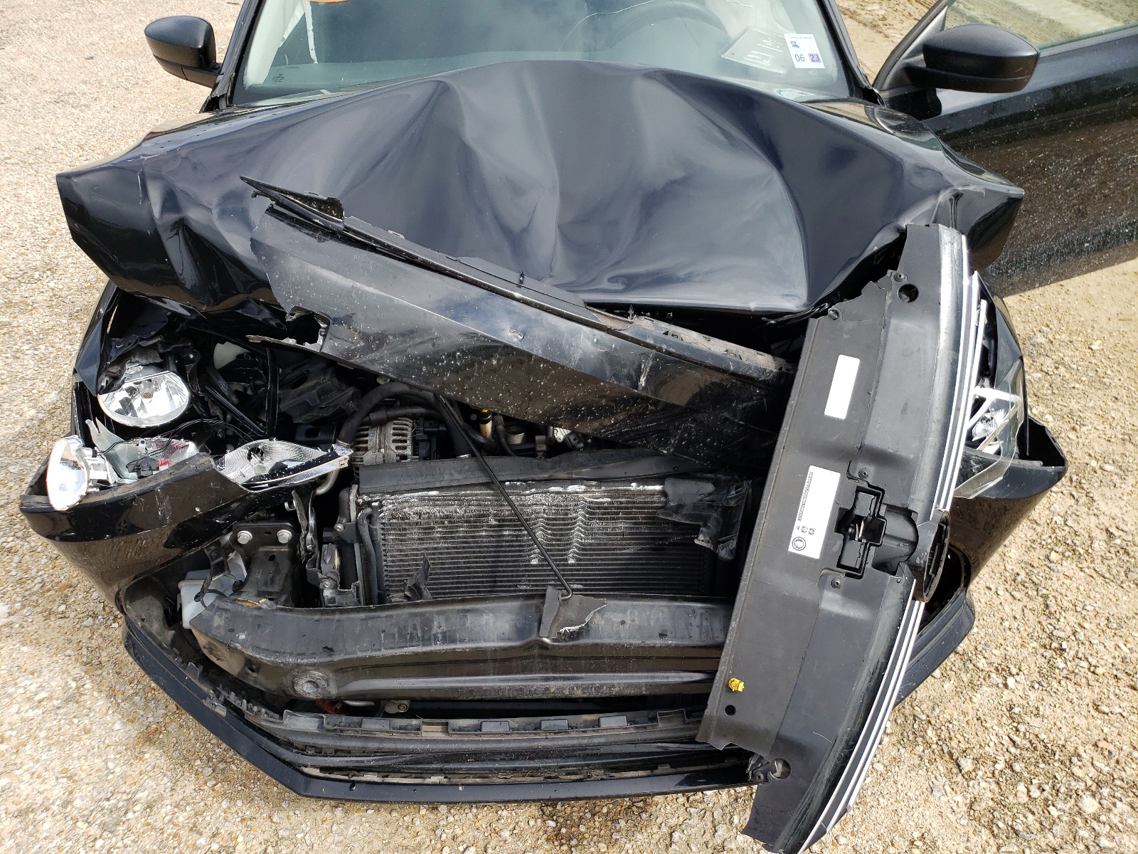 Photo 9 from auction – 2015 VOLKSWAGEN JETTA BASE with VIN 3VW2K7AJ6FM351811